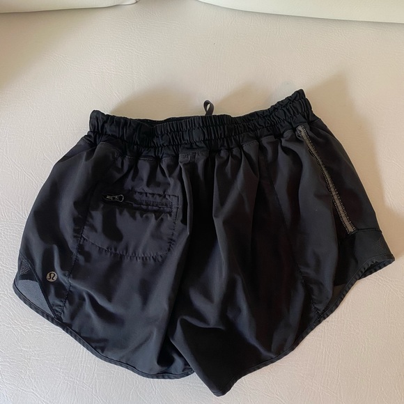 Lululemon Shorts Tall - Picture 2 of 2